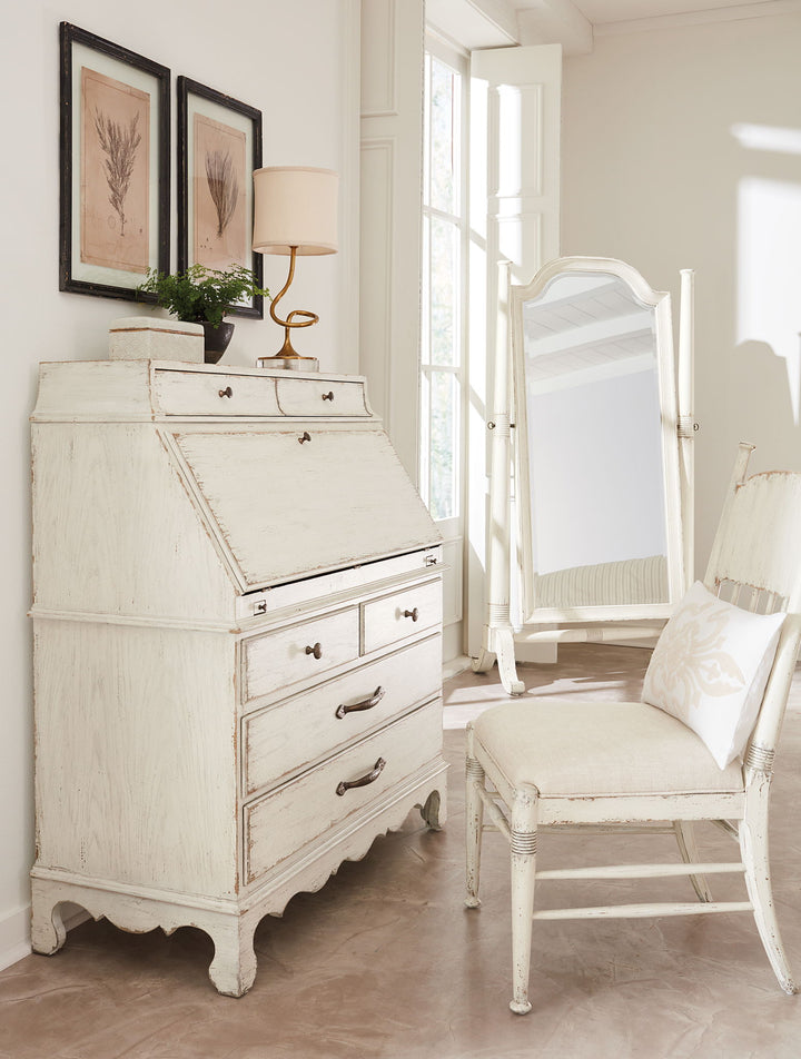Americana - Secretary - White