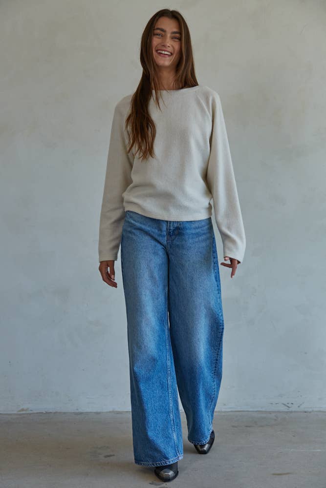 RJ3302 | Knit V-Neck Twist Detail Pullover Reversible Top: Clay / M