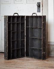 METAL SALESMAN'S JEWELRY DISPLAY CASE