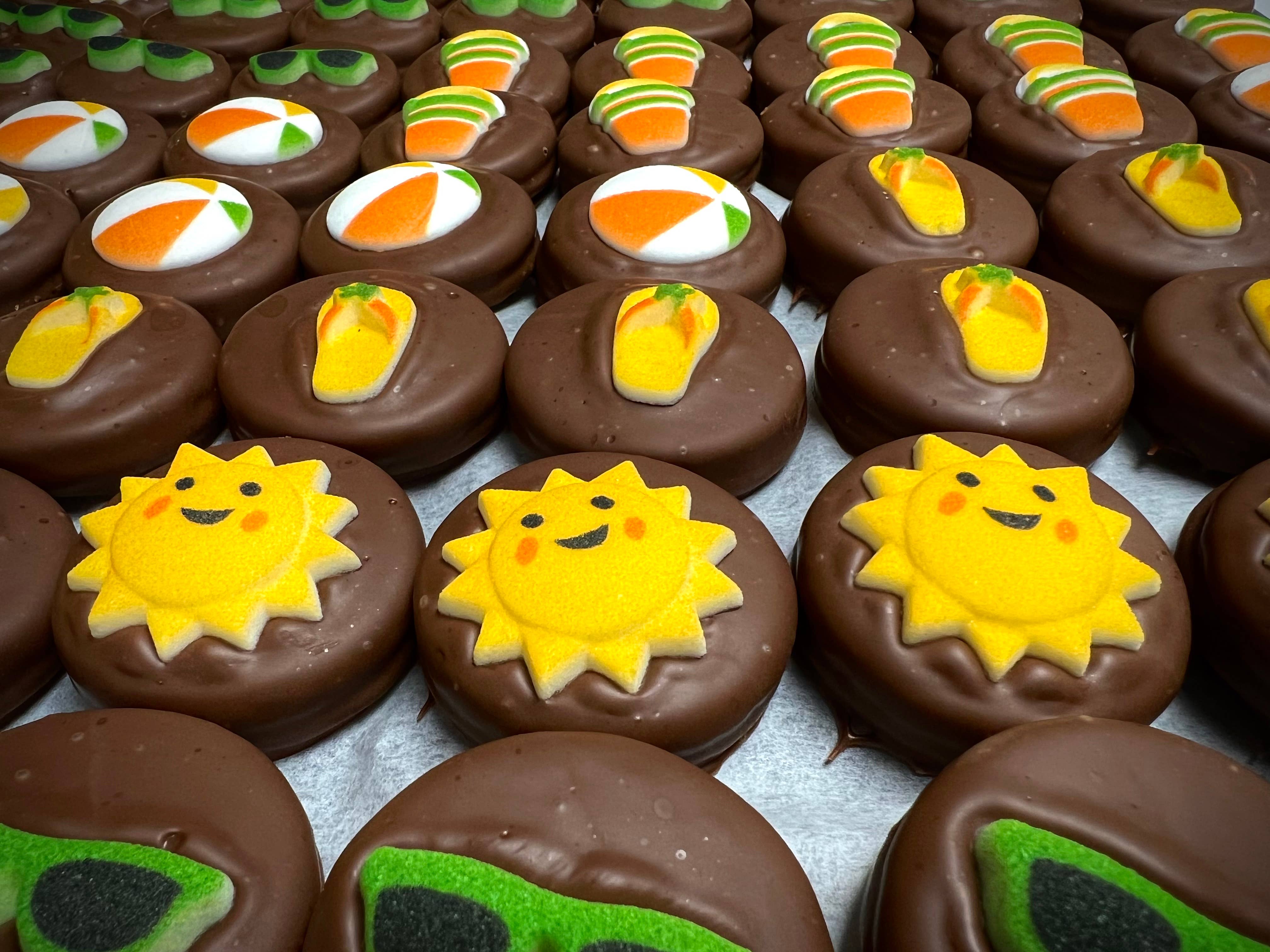 Beach 🕶️  🏖️ 🩴 Themed O’Oreo w/ Milk Chocolate 3 PK