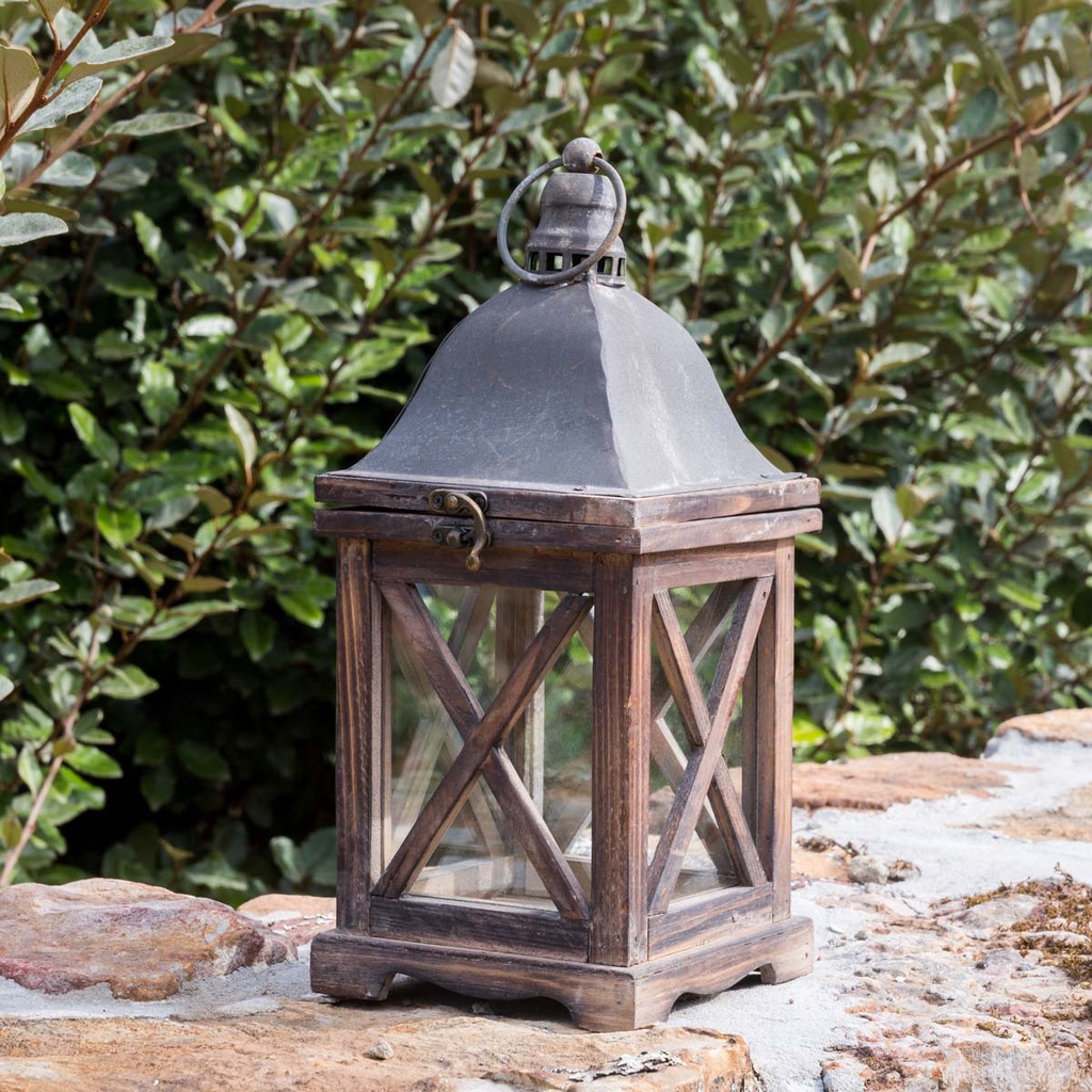PETITE STABLE LANTERN