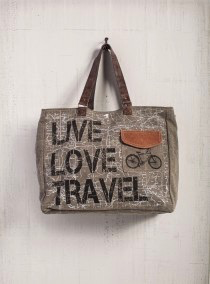 LIVE LOVE TRAVEL WEEKENDER