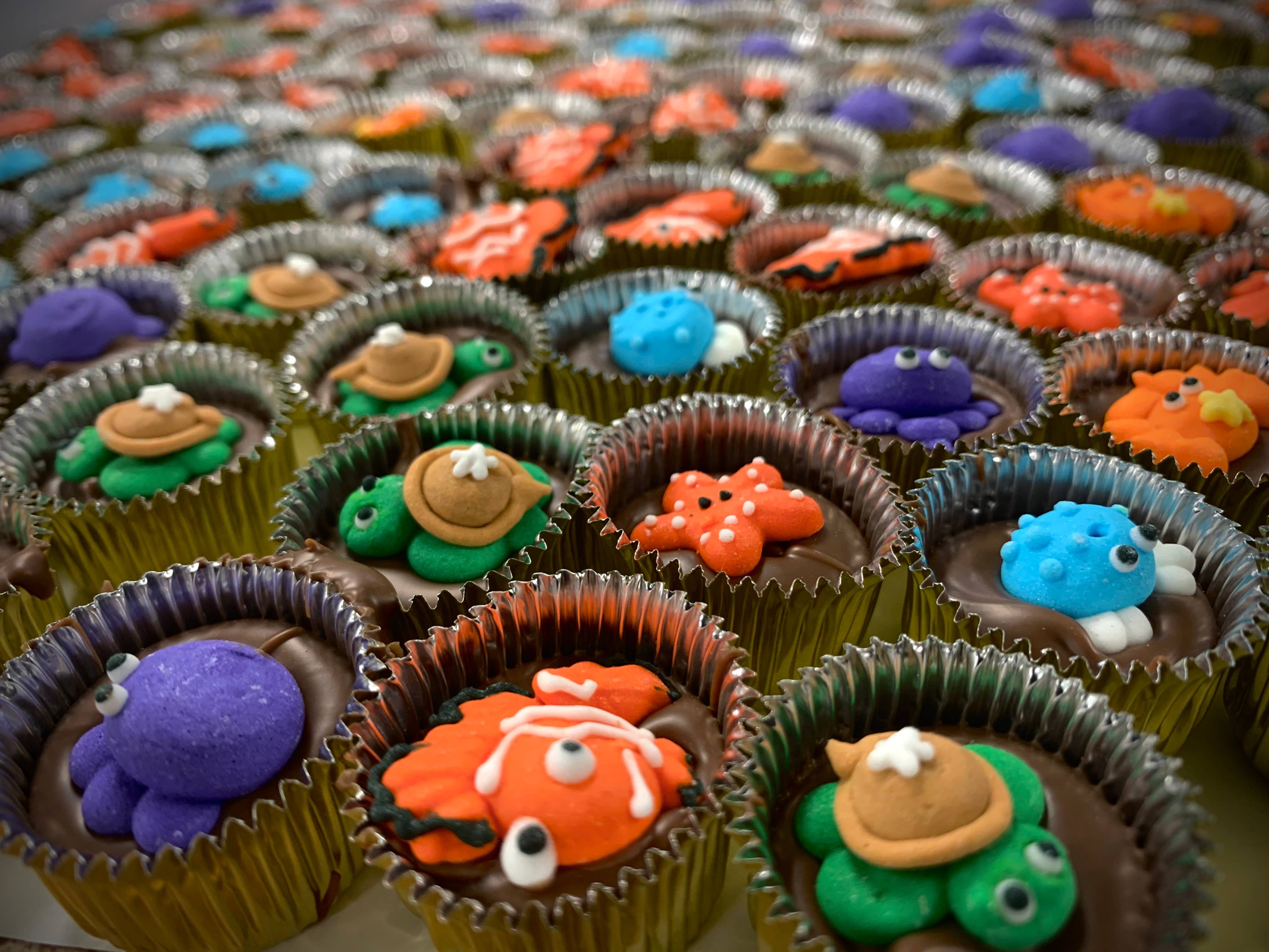 Trio 3Pk Milk Chocolate w/ Gold Cups “Sea Life” 🐠