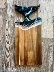 Whale Tail cheese board Acacia Wood: Deep blue